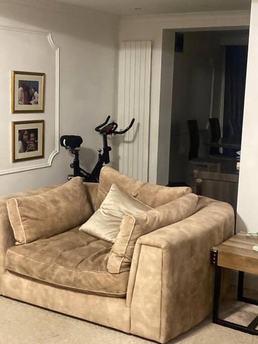 Holiday home Lovely 3 Bedroom House In . *
