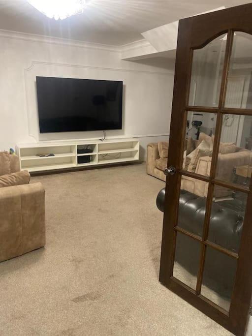 Lovely 3 Bedroom House In .